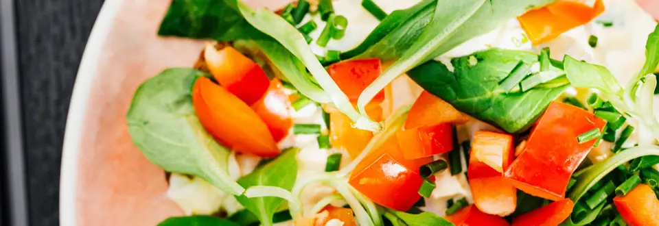 tomato and lettuce salad